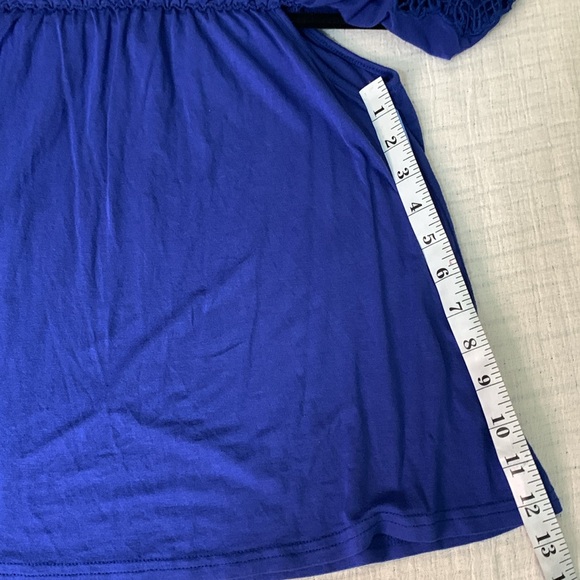 Emerette Elegant Blue Off-Shoulder Top - Picture 7 of 8
